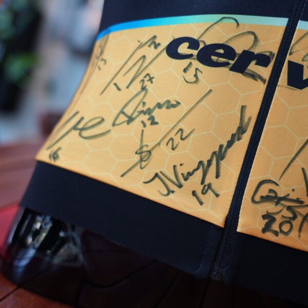 Koen bouwman jersey with signatures